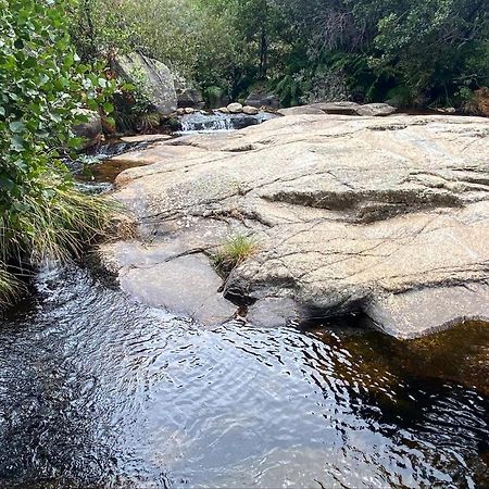 Casa Do Penedo - Um Segredo Na Serra Da Estrela Quintas de Baixo Esterno foto